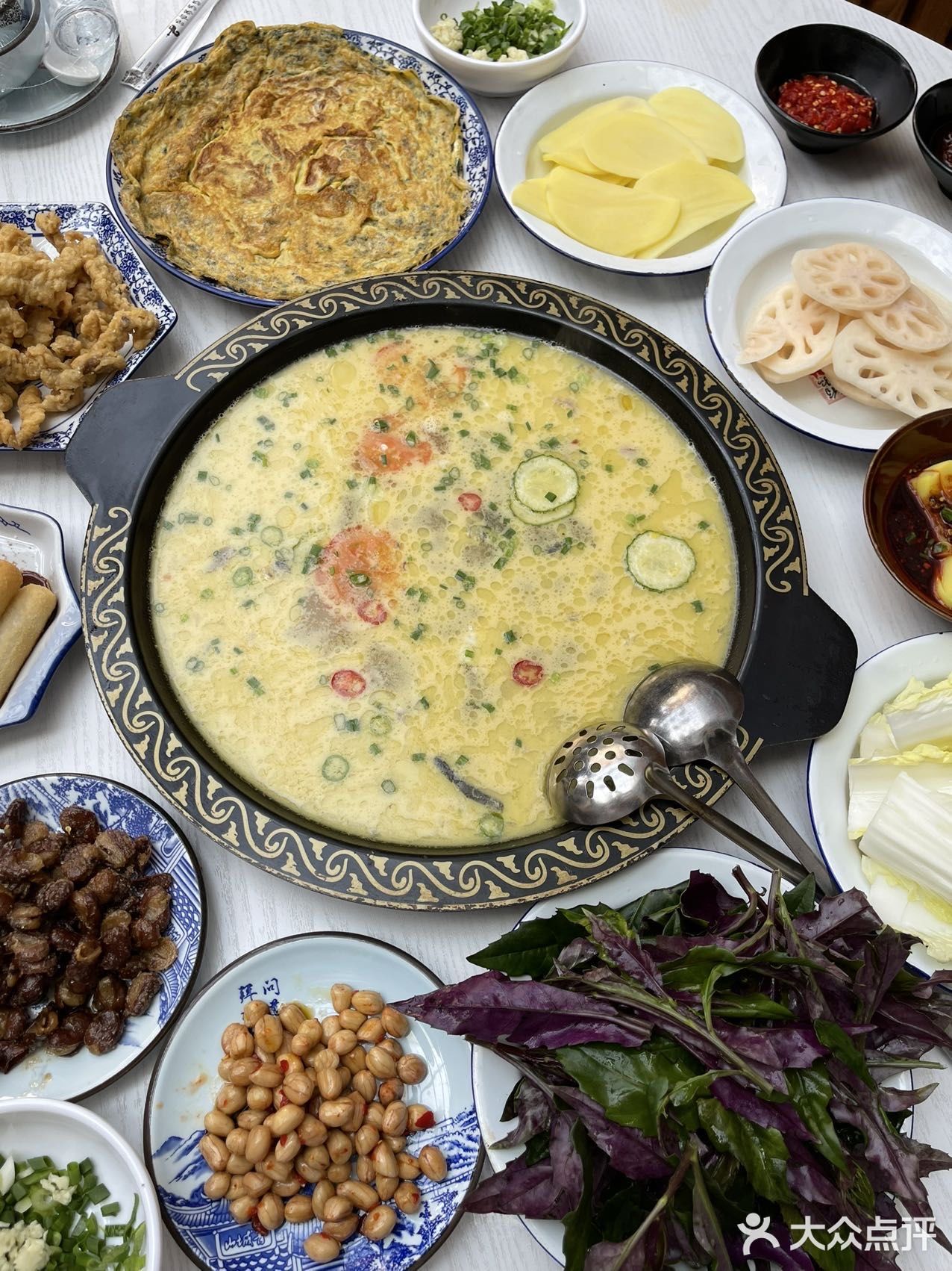 来青城山必吃的酸汤鱼给真是给人香迷糊了