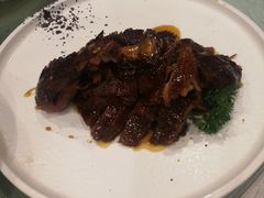 -鞍山大白鲨美食酒店