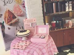-星巴克(静安嘉里中心B2店)