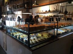 面包甜点陈列柜-仙峰天然面包(迎宾路店)