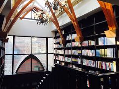 -钟书阁(松江泰晤士小镇店)