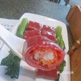 胡萝卜丝，竹笋丝等等还有肉