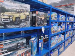 -逝水玩具折扣店
