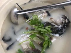 千岛湖浓汤鱼头-万景饭店·鱼街农家菜