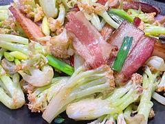 花菜炒腊肉-醉小酒馆·川菜·江湖菜·重庆菜(观音桥旗舰店)