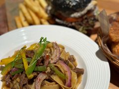 -三勾JJJ Burger&Coffee(梅溪湖店)