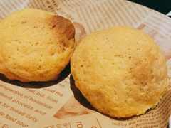 酥皮山楂叉烧包-麦龙·新港风料理(江汉路店)