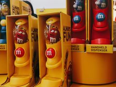 -m豆巧克力世界(上海世茂广场店)