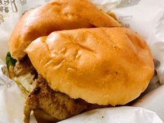 招牌鹅肝牛肉汉堡-Grinder 绞肉机汉堡(武定路店)