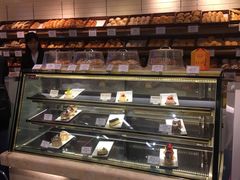 面包甜点陈列柜-老佛爷饼店