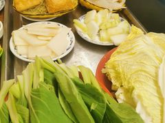 -洞庭洲·防空洞火锅·铜锅涮肉·烧烤(新百广场店)