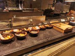 自助取餐区-咖啡苑自助餐厅·中国大饭店