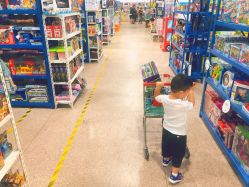 -逝水玩具折扣店