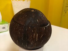 -志龙皇冠吃货椰子铺