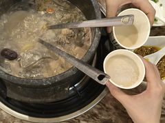 -鲁朗纳麦石锅鸡庄园