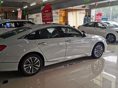 -畅通航行汽车钣金喷漆 无痕修复·局部喷漆