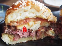 安格斯牛肉迷你汉堡-FLAIR顶层餐厅酒吧(浦东丽思卡尔顿酒店)