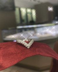 -威德钻石-克拉钻大本营(南京东路店)