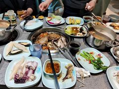 -金滏山·烤肉海鲜火锅自助(襄阳万达店)