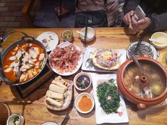 -老滇山寨•云南特色菜•地方菜•民族风情歌舞表演(金碧店)