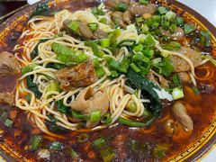 牛肉肥肠两掺-胥佳烧鸡公牛肉面馆