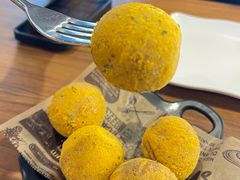 -BHC炸鸡(明洞总店)