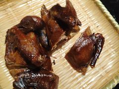 -东口码头·烧鸽子·鱼头泡饼·地方菜(金鹰悦城店)