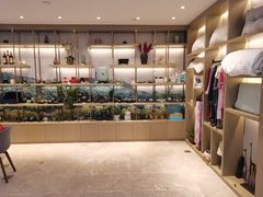 -杭州西湖湖滨银泰亚朵酒店