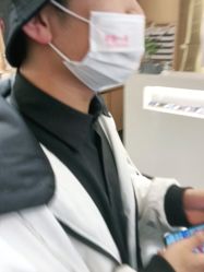 -一東造型烫发染发