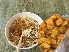 -球场热干面老店