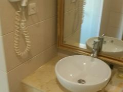 -维也纳酒店(深圳国际会展中心沙井上南店)