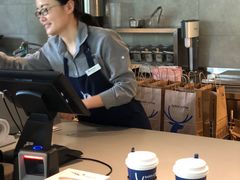 -瑞幸咖啡(怡富广场店)