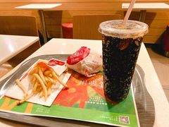 麦辣鸡腿汉堡经典中薯条套餐-麦当劳(帝豪店)