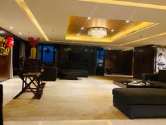-景月阁空中食府(希尔顿酒店)