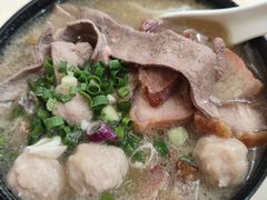 叉烧肉丸猪肝河粉-鑫馨餐厅