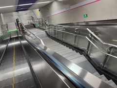 -红土地(地铁站)