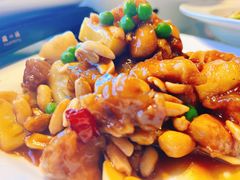 脆皮果仁鸡-大碗居·烤鸭·鱼头泡饼(天坛东门店)