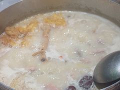 -洪氏嗨捞·广东猪肚鸡·椰子鸡火锅(西咸万象城店)