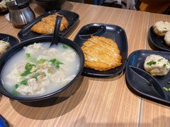 -小杨生煎(金山百联购物中心3楼店)