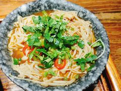 麻辣金针菇-八月美食小馆(银泰城总店)