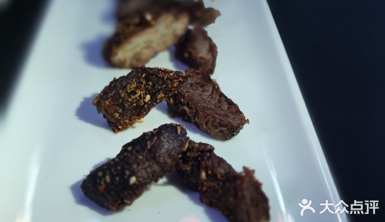 当高科技夜店风遇到了烧烤