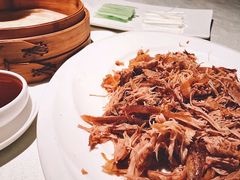 鱼子酱香酥鸭-皇朝会.经典传统粤菜(外滩店)