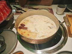 -洪氏嗨捞·广东猪肚鸡·椰子鸡火锅(西咸万象城店)