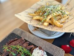 -Mark&Mars Restaurant