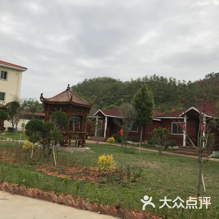 龙发温泉度假村