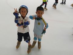 -冰纷万象滑冰场(深圳万象城店)