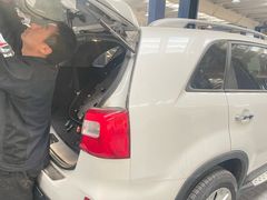-畅通航行汽车钣金喷漆 无痕修复·局部喷漆