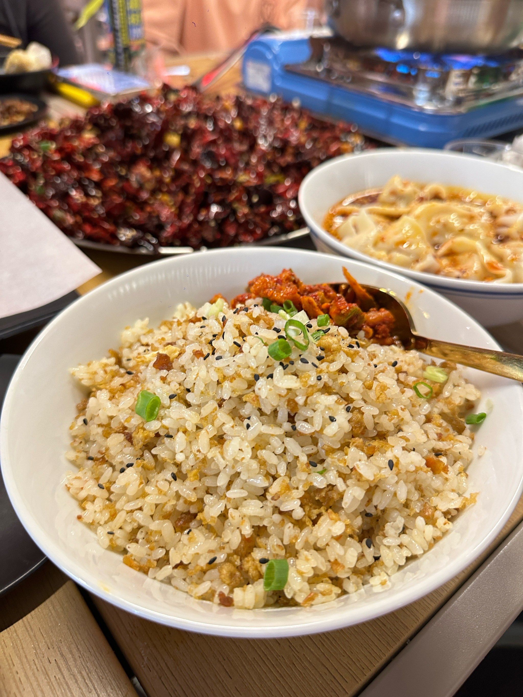 子的食堂
什么都有 样样精品
我最爱的虾油蛋炒饭
是老板自己
