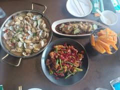 -曼听小寨海鲜烧烤·大连辣炒大王(盖州街店)