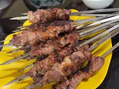 -烤肉小伙烤肉店